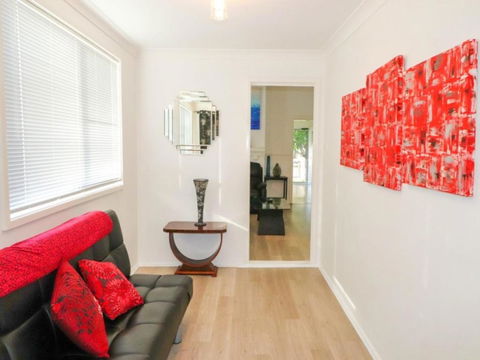 Waterside Retreat - Holiday Sunshine Coast 2