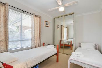 Renovated Apartment With Pool - Holiday Sunshine Coast 1