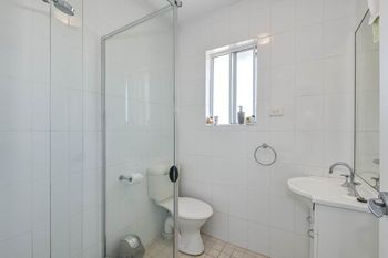 Renovated Apartment With Pool - Holiday Sunshine Coast 2
