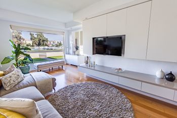 Serene Marinafront 3BR Retreat - Holiday Sunshine Coast 0