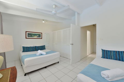 Seascape Holidays â€“ Beachfront Terraces - Sunshine Coast Tourism 6