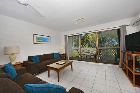 Seascape Holidays â€“ Beachfront Terraces - Sunshine Coast Tourism 3