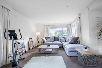 Lots Love Life Garden View Amazing Five Bedrooms - Sunshine Coast Tourism 0