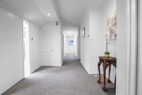 Lots Love Life Garden View Amazing Five Bedrooms - Sunshine Coast Tourism 2