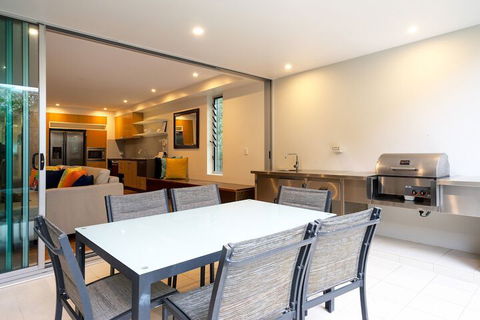 Your Place At Belongil Beach - Sunshine Coast Tourism 3