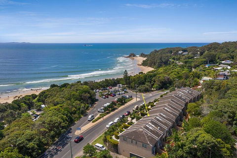 Number 4 James Cook Apartments - Sunshine Coast Tourism 3