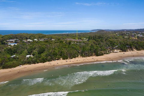 Number 4 James Cook Apartments - Sunshine Coast Tourism 1