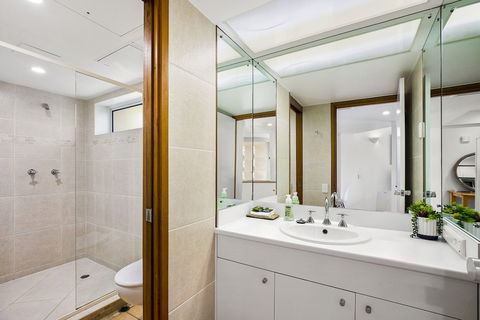 Garden Penthouse Netanya - Holiday Sunshine Coast 4