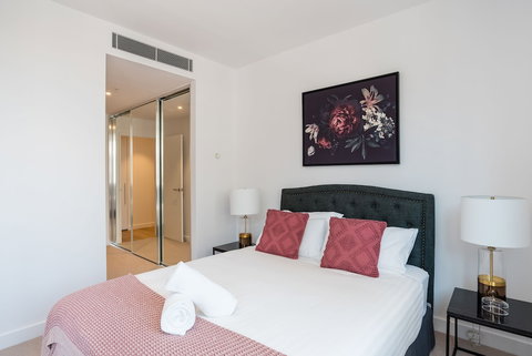 Apartment Darling Harbour - Hay Street - Holiday Sunshine Coast 4