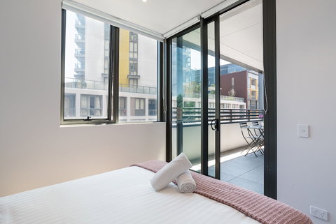 Apartment Darling Harbour - Hay Street - Holiday Sunshine Coast 2