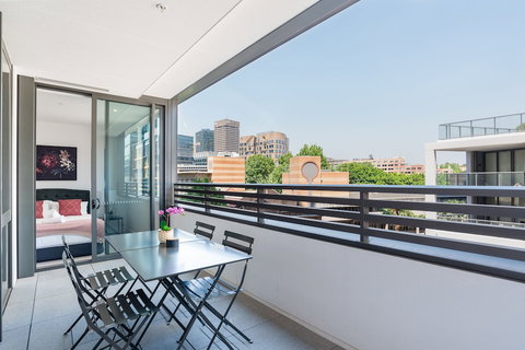 Apartment Darling Harbour - Hay Street - Holiday Sunshine Coast 0