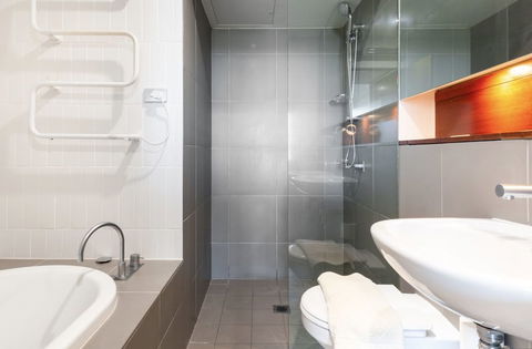 Bellevue Hill Designer - Sunshine Coast Tourism 5