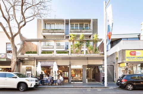 Bellevue Hill Designer - Sunshine Coast Tourism 1