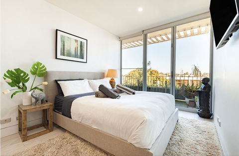 Bellevue Hill Designer - Sunshine Coast Tourism 4