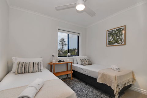 Oceanside Apartment - LAMER9 - Sunshine Coast Tourism 2