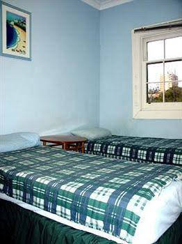 Sydney GDay Hostel - Sunshine Coast Tourism 2