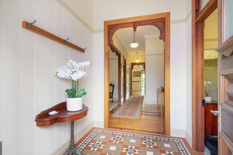 The Guesthouse - Sunshine Coast Tourism 2