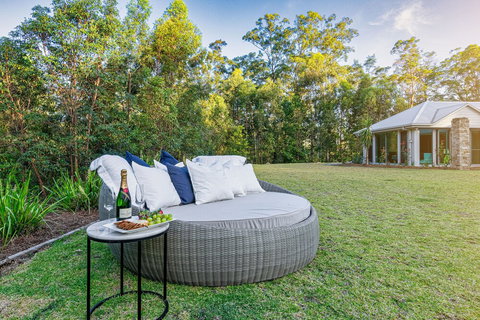 Salt Hinterland Retreat Q Stay - Holiday Sunshine Coast 2