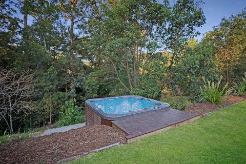 Salt Hinterland Retreat Q Stay - Holiday Sunshine Coast 5