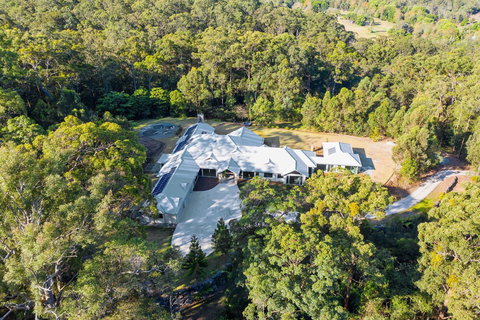 Salt Hinterland Retreat Q Stay - Holiday Sunshine Coast 0