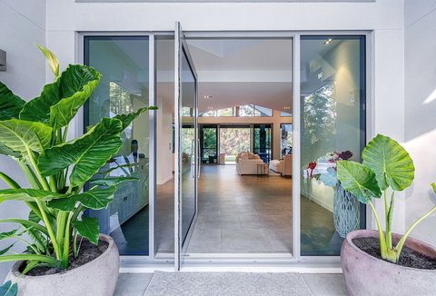 Salt Hinterland Retreat Q Stay - Holiday Sunshine Coast 3