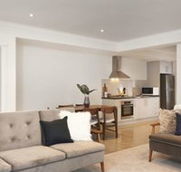 Sleek  Spacious Flat - Holiday Sunshine Coast