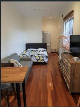 BUDGET Bourke St. Apartment - Sunshine Coast Tourism 4