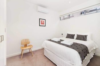Mitford St. Elwood Lifestyle - Sunshine Coast Tourism 2