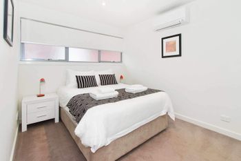 Mitford St. Elwood Lifestyle - Sunshine Coast Tourism 5