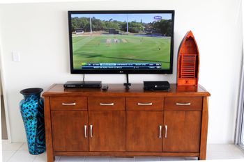 Waters Edge - Sunshine Coast Tourism 1