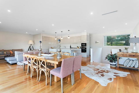 Azure Oasis - Holiday Sunshine Coast 3