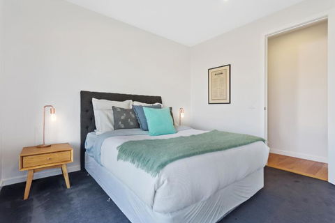 Azure Oasis - Holiday Sunshine Coast 4