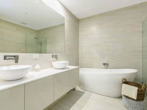 Azure Oasis - Holiday Sunshine Coast 5