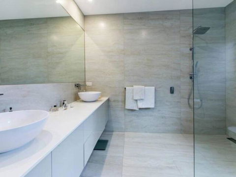 Azure Oasis - Holiday Sunshine Coast 7