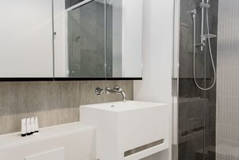 Avant Tower Apartment - Holiday Sunshine Coast 3