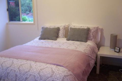 Creswick Cabin Retreat - Holiday Sunshine Coast 4
