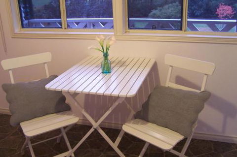 Creswick Cabin Retreat - Holiday Sunshine Coast 1