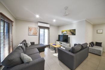 Seaclusion - Sunshine Coast Tourism 1