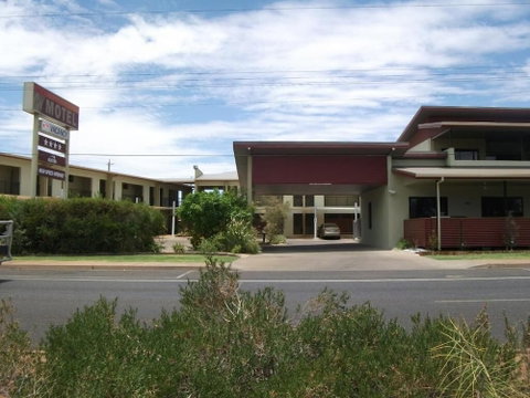 Spinifex Motel & Serviced Apartments - Sunshine Coast Tourism 2