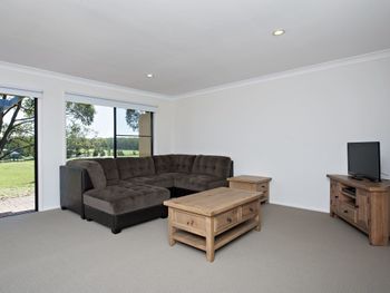 Villa 127 Horizons Golf Resort - Holiday Sunshine Coast 6