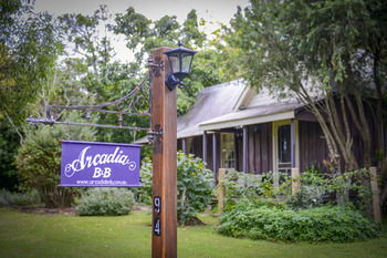 Arcadia Bed & Breakfast & Cottages - Holiday Sunshine Coast 0