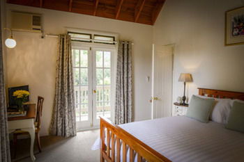 Arcadia Bed & Breakfast & Cottages - Holiday Sunshine Coast 1