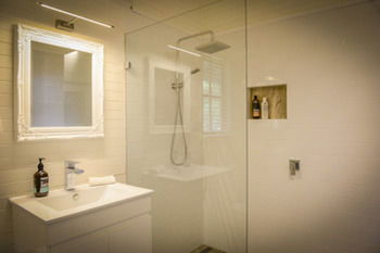 Arcadia Bed & Breakfast & Cottages - Holiday Sunshine Coast 3