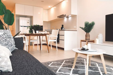 St.Tropez Apartment - Holiday Sunshine Coast 4