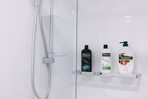 St.Tropez Apartment - Holiday Sunshine Coast 7