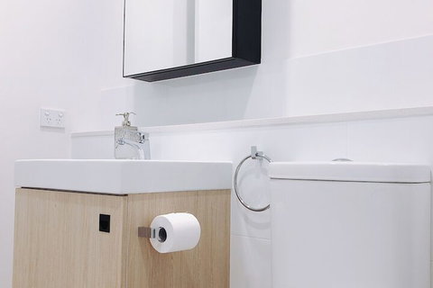 St.Tropez Apartment - Holiday Sunshine Coast 1