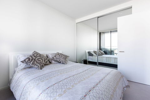 Sabrina, 2BDR Docklands Apartment - Holiday Sunshine Coast 6