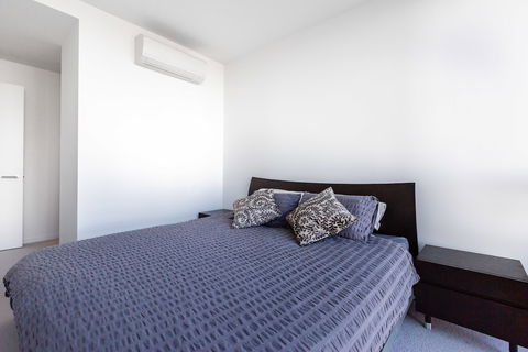 Sabrina, 2BDR Docklands Apartment - Holiday Sunshine Coast 4