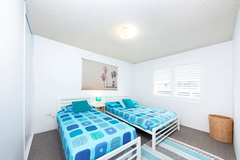Hibiscus Court Unit 4 - Sunshine Coast Tourism 1