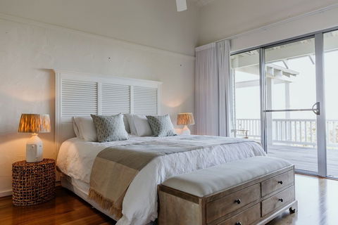 Waterfront - Holiday Sunshine Coast 6